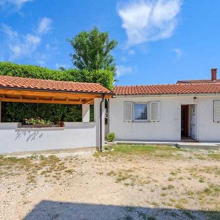 Awesome Home In Zminj With Wifi Exterior photo