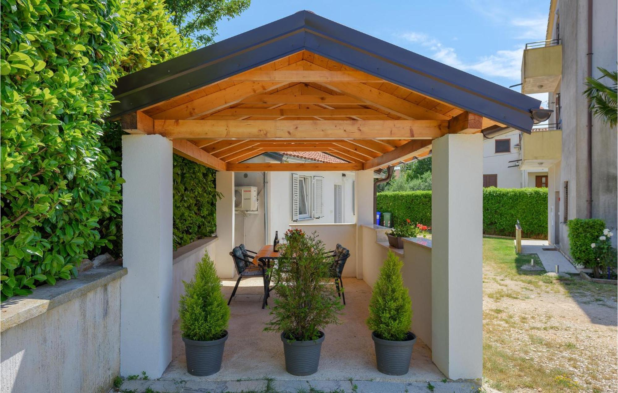 Awesome Home In Zminj With Wifi Exterior photo